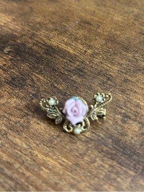 1928 Gold-Tone Brooch with Pink Rose and Pearl Accents
